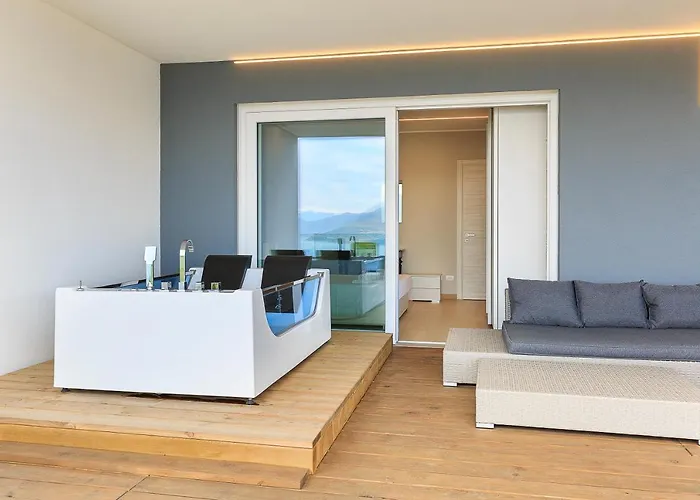 Lägenhet Skylake Penthouse By Impero House Stresa